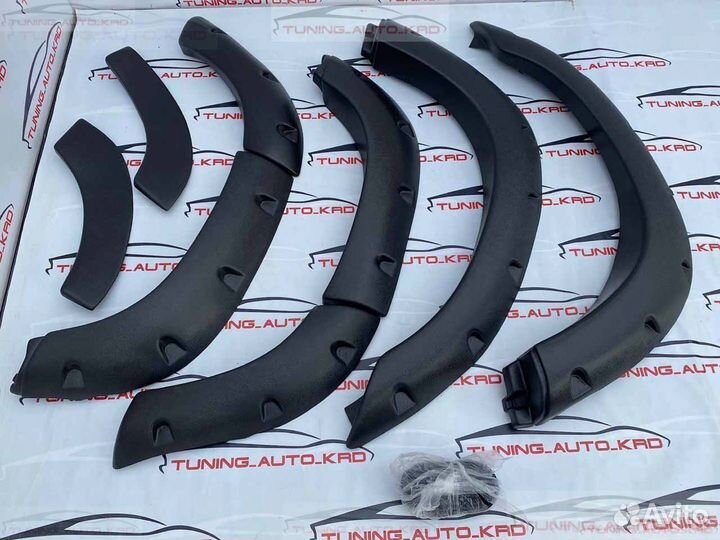 Фендера Расширители арок Toyota Hi Lux тонкие I537