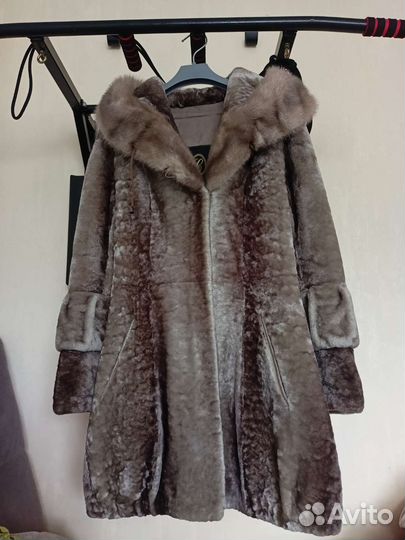 Шуба мутоновая с капюшоном