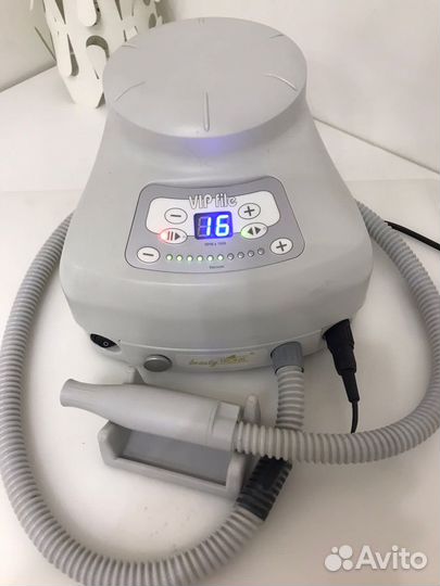 Аппарат для маникюра и педикюра с пылесосом