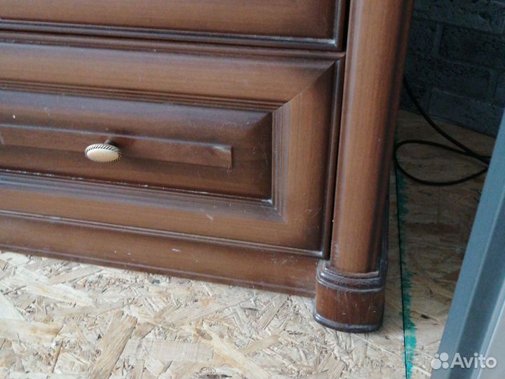 Тумба под телевизор бу массив