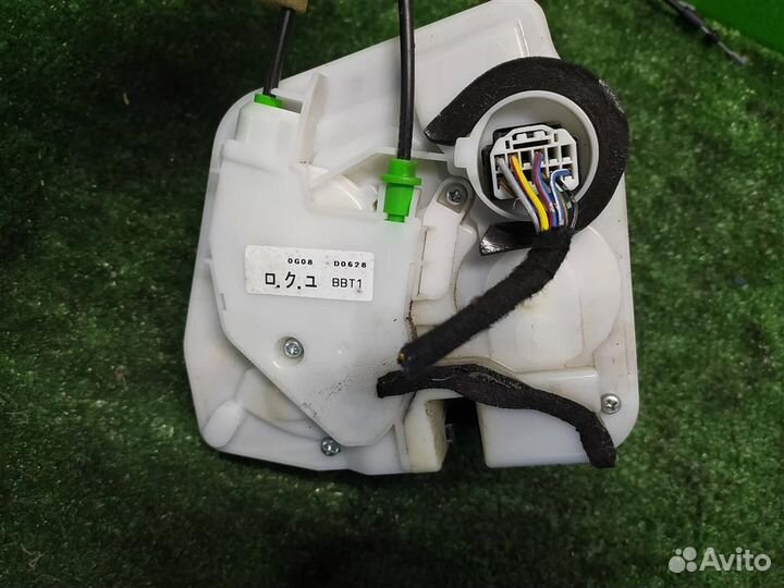 Замок двери передней правой Mazda 3 (BL) 2010