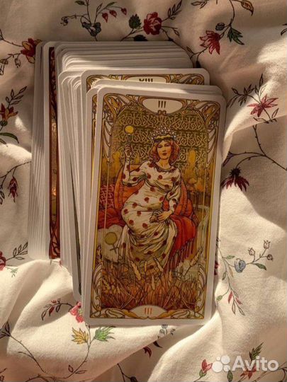 Гадание на картах таро (все сферы)