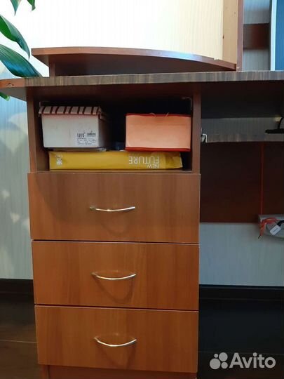 Компьютерный стол