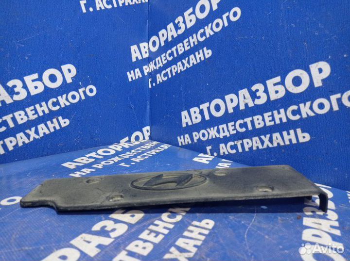 Декоративная крышка двигателя Hyundai Solaris 1