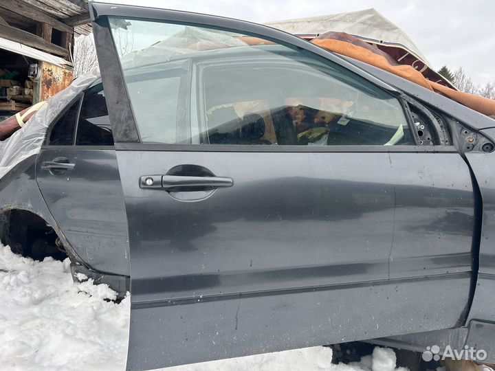 Mitsubishi lancer 9 дверь передняя правая