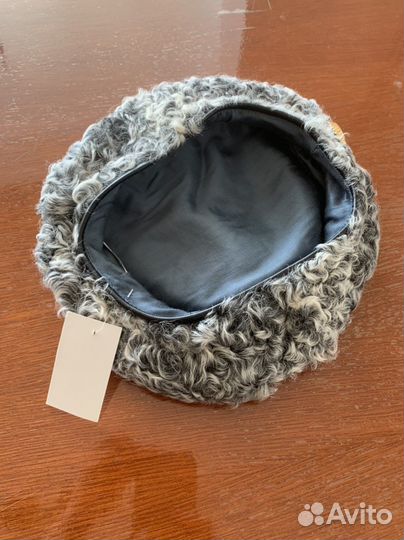 Берет каракулевый новый