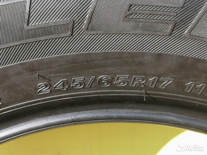 Bridgestone Dueler H/T 684II 245/65 R17