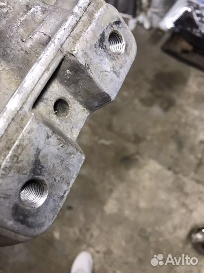 Кронштейн двигателя гольф 4