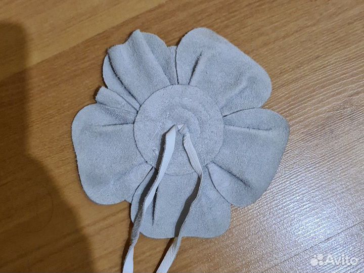 Пояс с цветком. Брошь. Кожаный цветок. Подарок