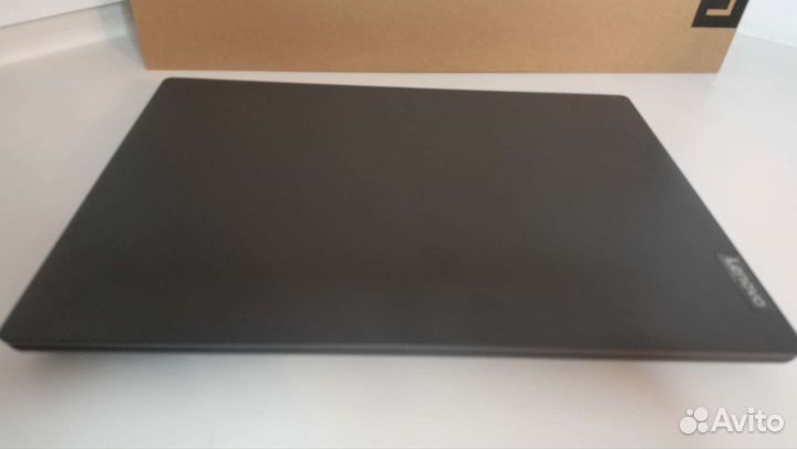 Ноутбук Lenovo V14 IIL