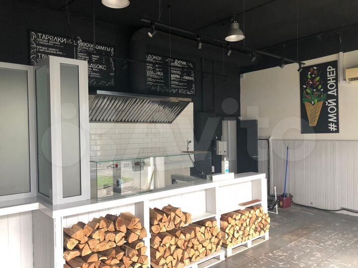 Кофейня шаурма фастфуд на 1-ой линии у метро 40 м²