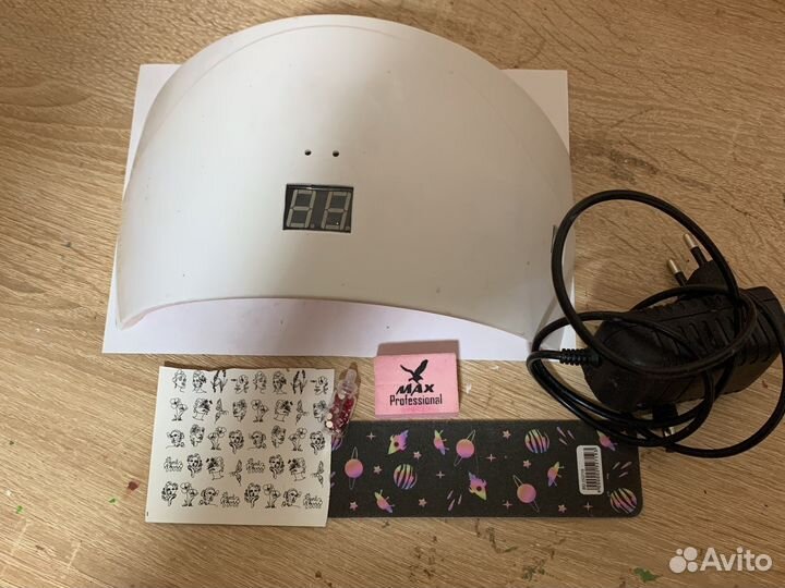 Лампа и + все для маникюра