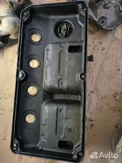 Клап. крышка, кронштейн гура lancer 9 1.6