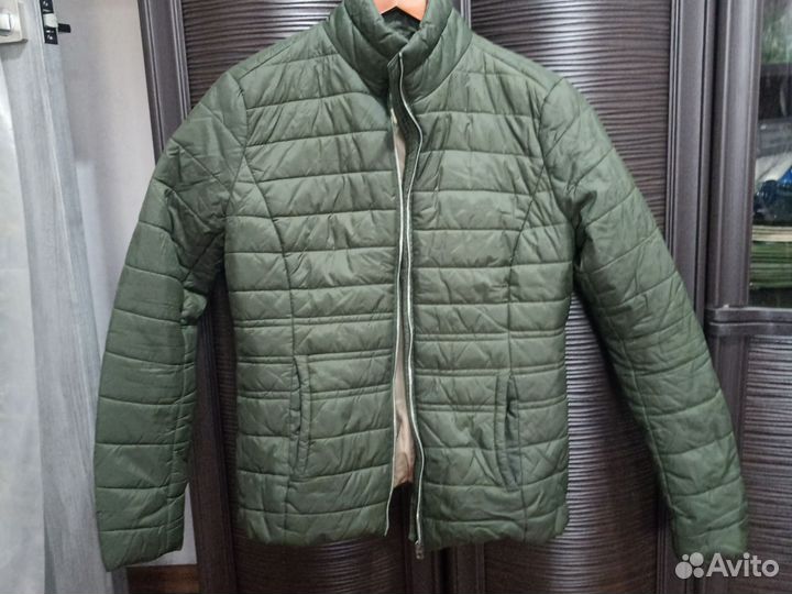 Продам куртку Деми в отл.состоянии