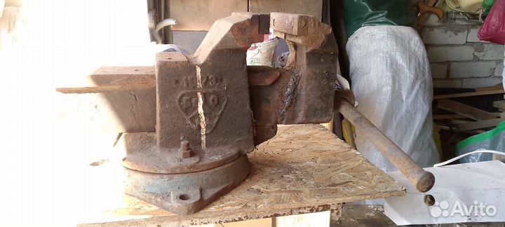 Тиски слесарные, б/у