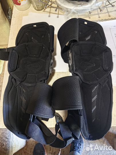 Продам Наколенники leatt Dual L/XL