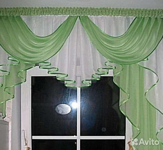 Ламбрекен бело-зеленого цвета