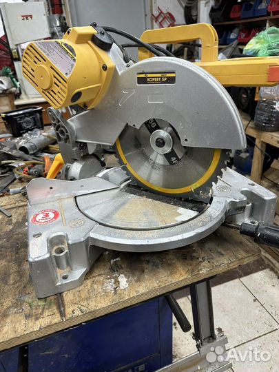 Торцовочная пила бу