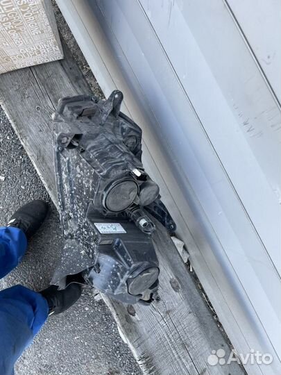 Фара передняя правая