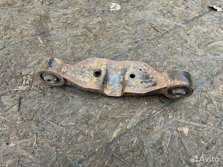 Subaru tribeca b9 кронштейн редуктора