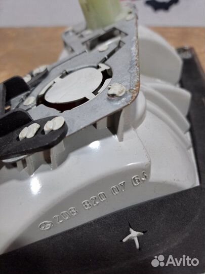 Фонарь задний левый Mercedes Benz Clk-Class W208