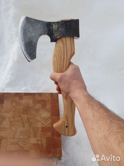 Топор кистевой