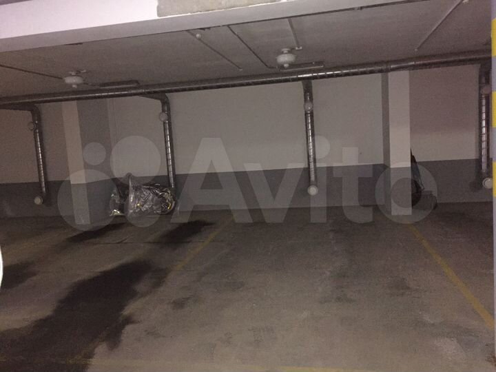 Машиноместо, 18 м²