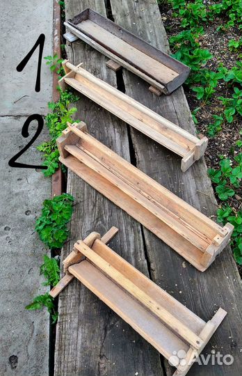 Кормушки и поилки для домашней птицы