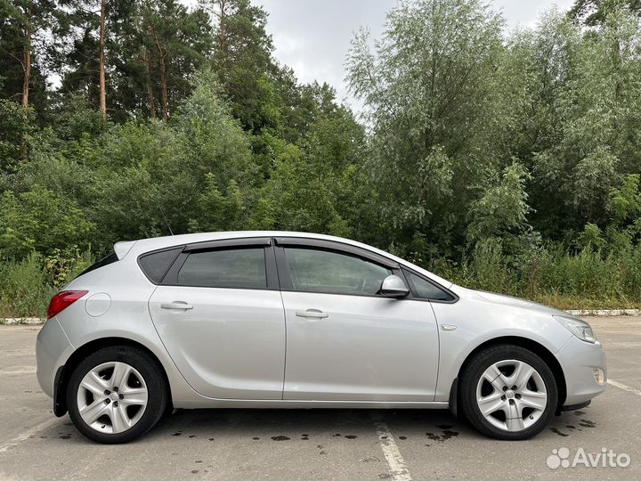 Opel Astra 1.4 МТ, 2011, 151 235 км