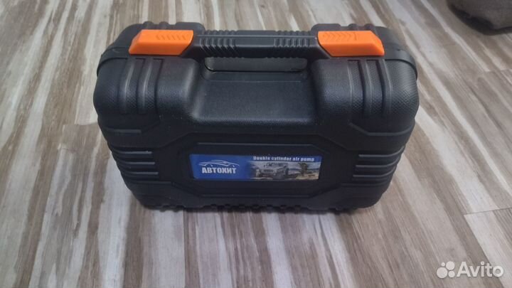 Компрессор автомобильный двухпоршневой