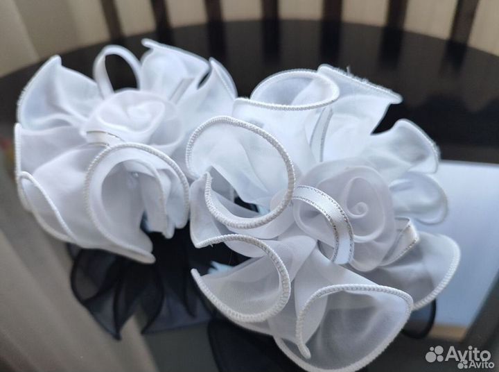 Белые банты для девочки праздничные