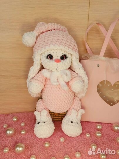 Вязаный плюшевый зайчик.Ручная работа.Зайка.Зая