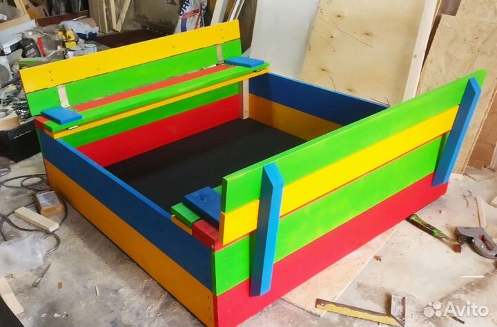 Песочница с крышкой