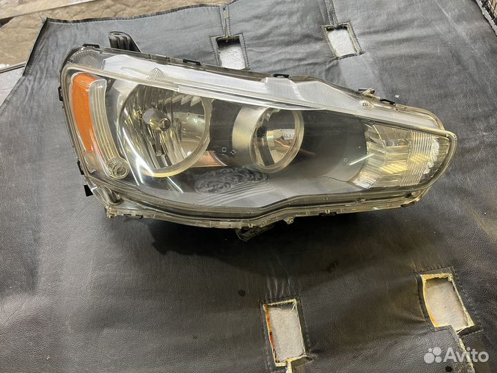 Фара правая Mitsubishi Lancer 10