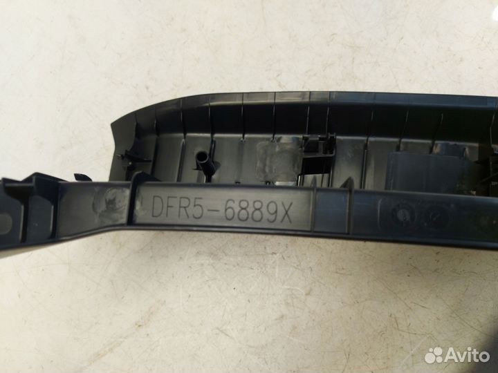 Накладка замка багажника Mazda CX-30 DFR56889X