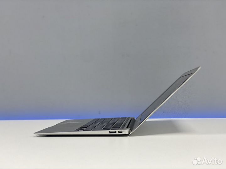 MacBook Air с Core i5 и SSD для учёбы и офиса