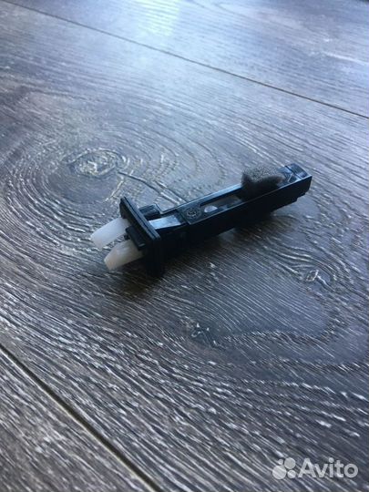 Замок лючка бензобака Renault sandero 2