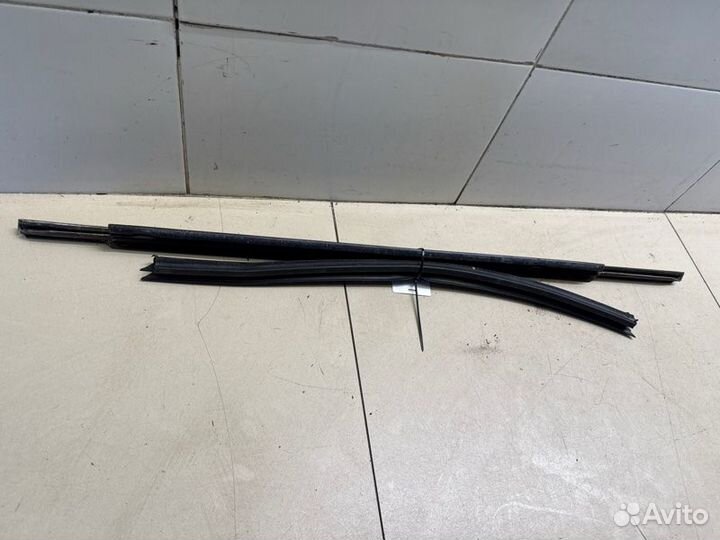 Молдинг стекла хром задний левый Audi A6 C7 CDN