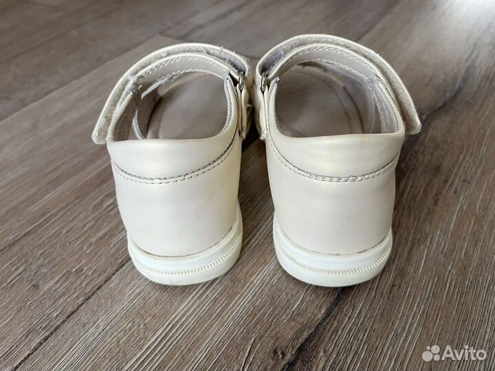 Сандали для девочки