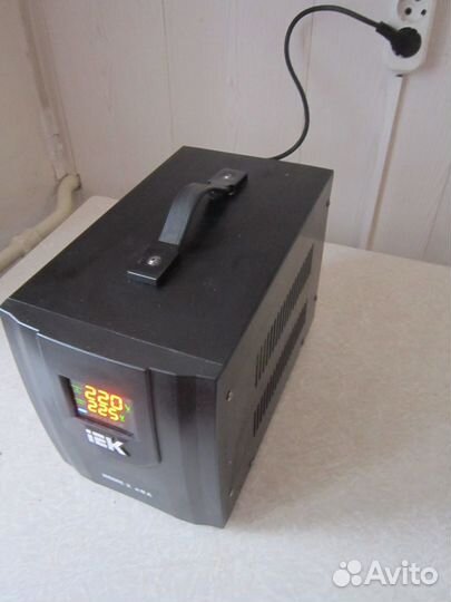 Стабилизатор напряжения IEK 2 ква