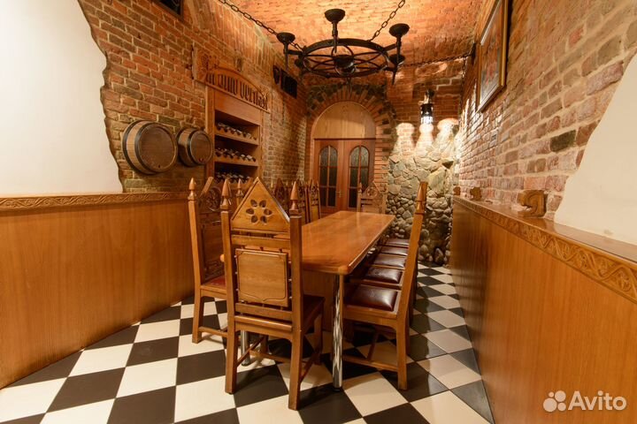 Бармен -официант