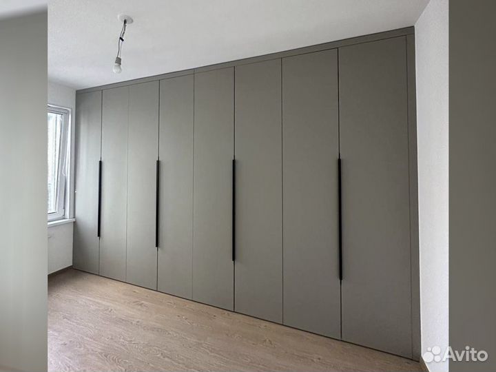 Шкаф распашной