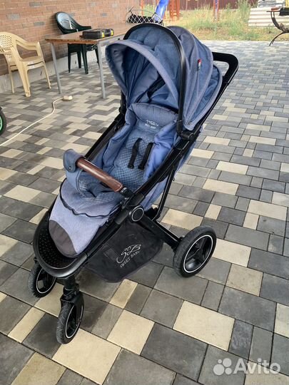 Прогулочная коляска