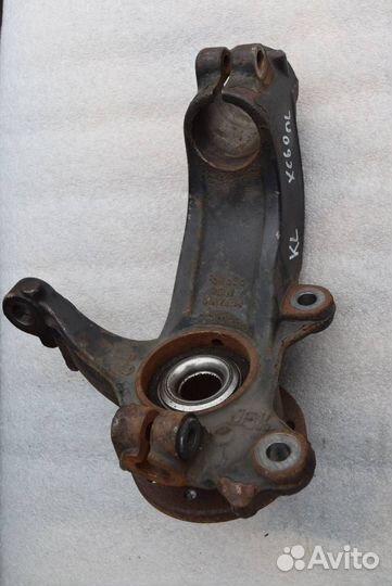 Ступица передняя левая Volvo XC60 2011 31360096