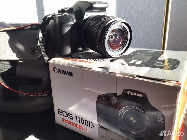 Зеркальный фотоаппарат Canon EOS 1100D