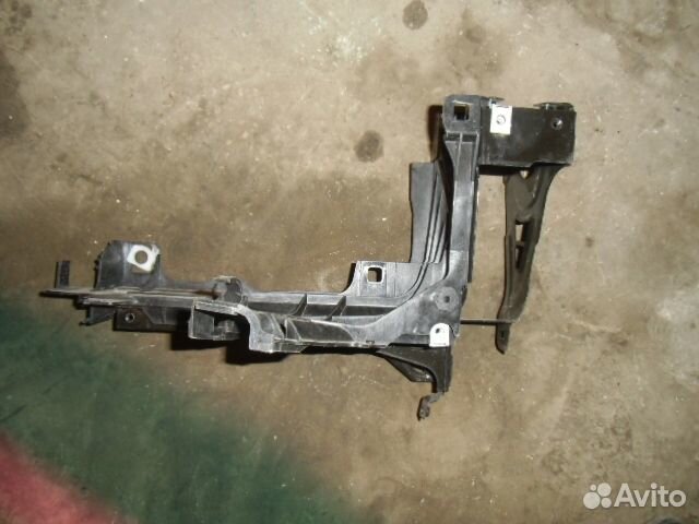 Кронштейн крепления фары BMW 6-Series (E63, E64) 2