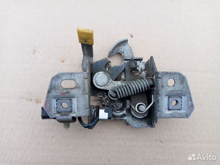 Замок капота Volvo S40