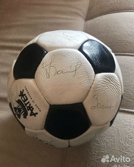 Футбольный мяч с автографами Зенит84