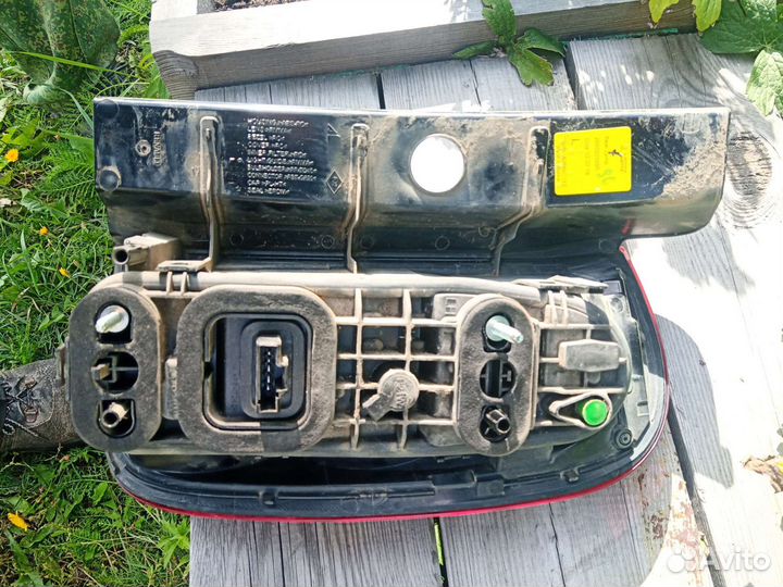 Задние фонарь