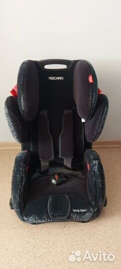 Автомобильное кресло recaro